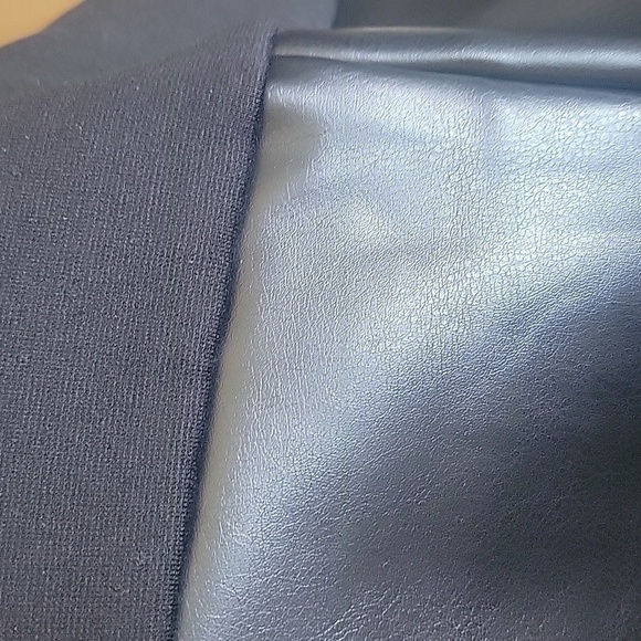 NEW! SPANX Red Hot Black Faux Leather Hi-Rise Leggings Small. - Picture 6 of 10